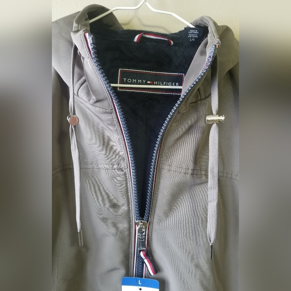 Tommy Hilfiger Women's Grey Jacket - Picture 2 of 6